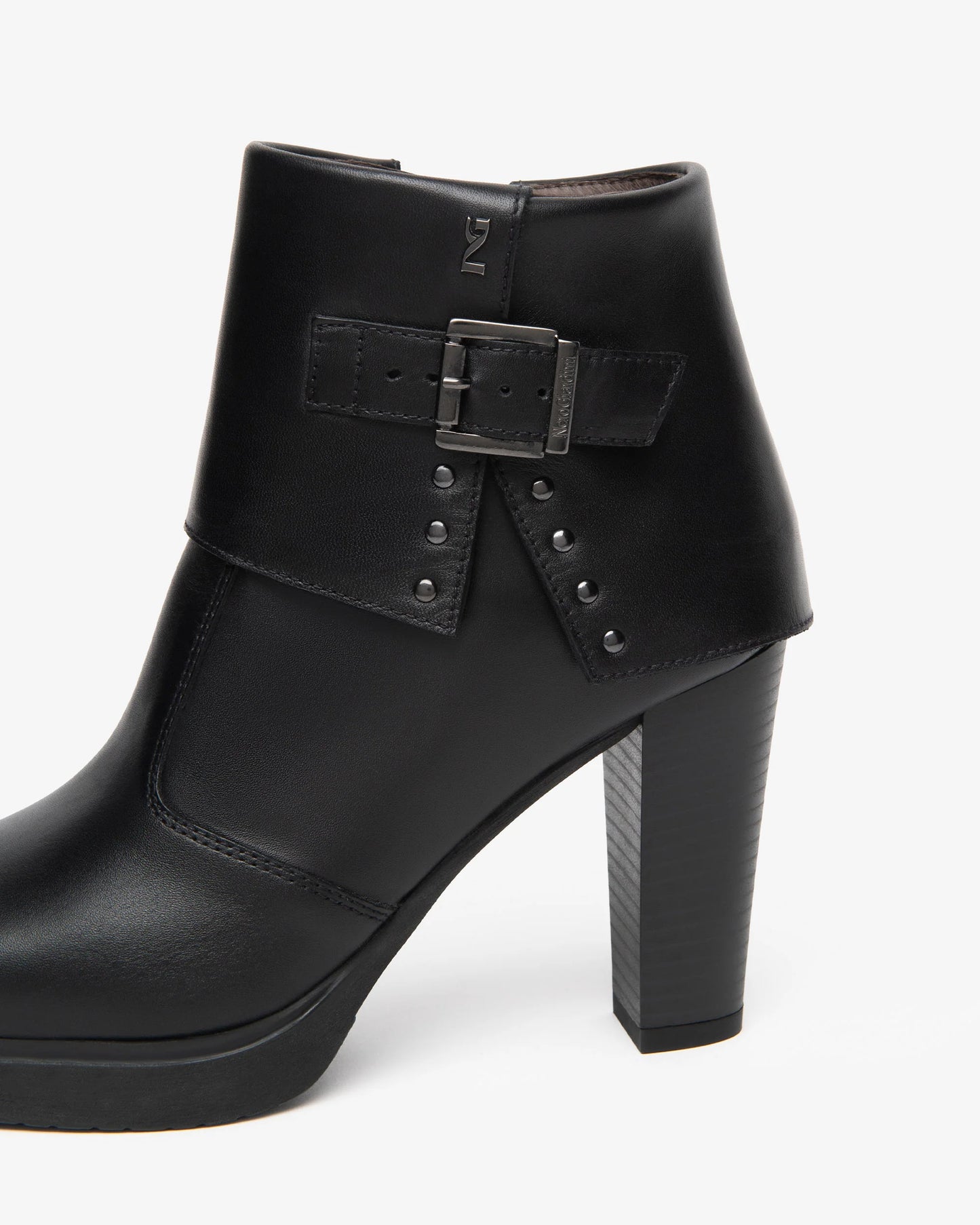 NeroGiardini Stivaletti da donna in pelle I617273D-100