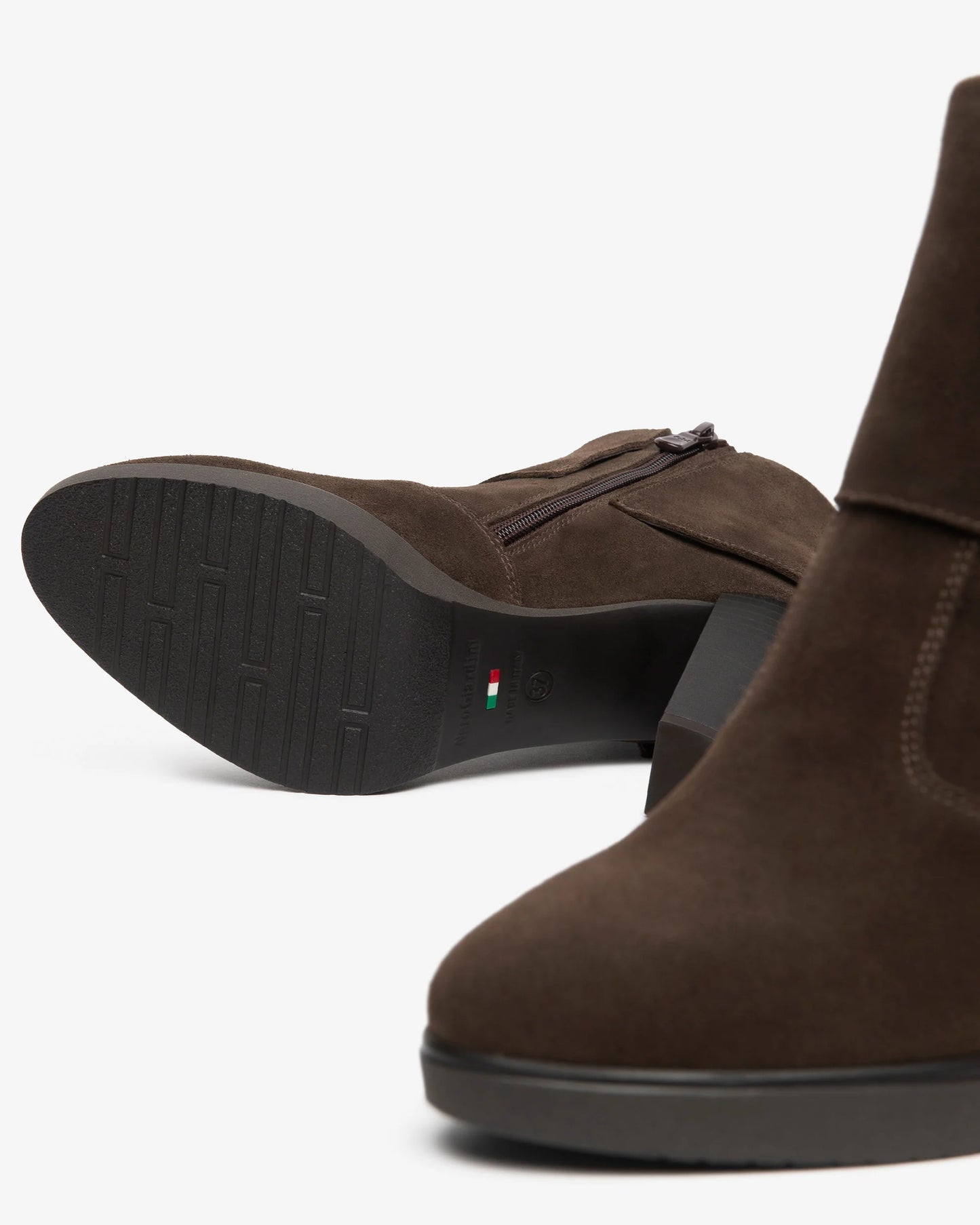 NeroGiardini Stivaletti da donna in pelle scamosciata e pelle I617274D-300