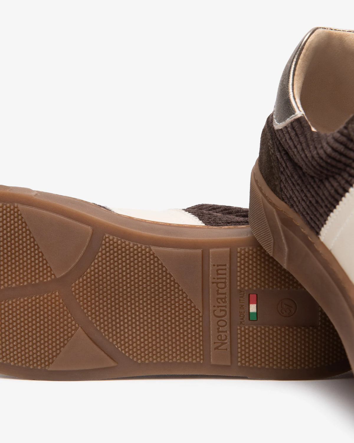 NeroGiardini Sneakers da donna in pelle scamosciata, tessuto e pelle I617428D-300