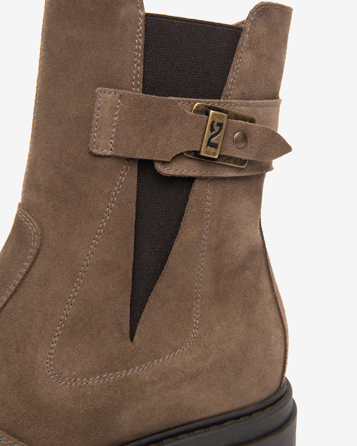 NeroGiardini Stivali Chelsea da donna in camoscio I618021D-427
