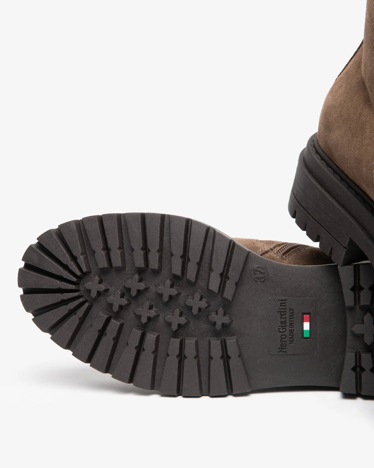 NeroGiardini Stivali Chelsea da donna in camoscio I618021D-427