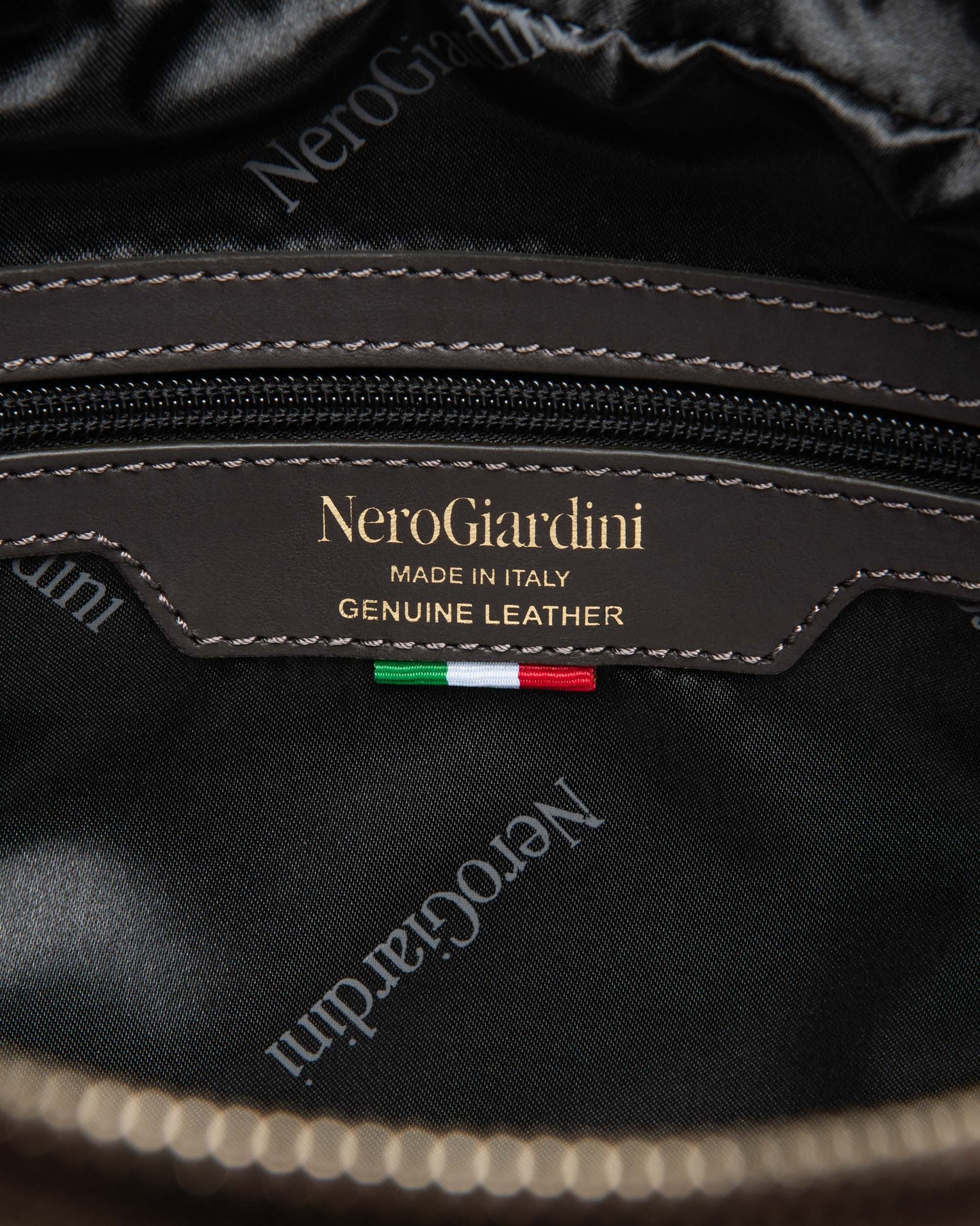 NeroGiardini Borsa bombetta da donna in pelle Testa Moro