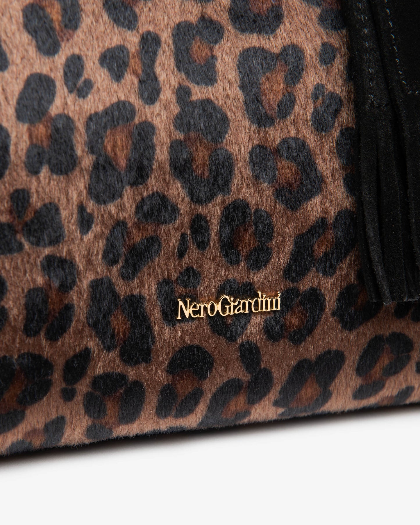 NeroGiardini Borsa a tracolla da donna in pelle e materiale tecnico Caffe