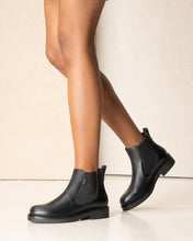 Carica l&#39;immagine nel visualizzatore di Gallery, Art. I513974D/100 Stivaletti Chelsea Donna in Pelle
