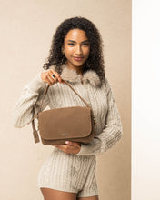 Carica l&#39;immagine nel visualizzatore di Gallery, Art. I544042D/442 Borsa a Spalla da Donna in Pelle
