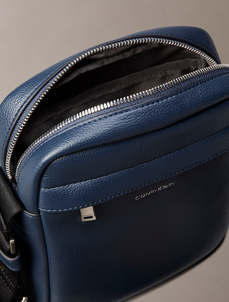 Borsa reporter micro martellata Calvin Klein Blue Nights