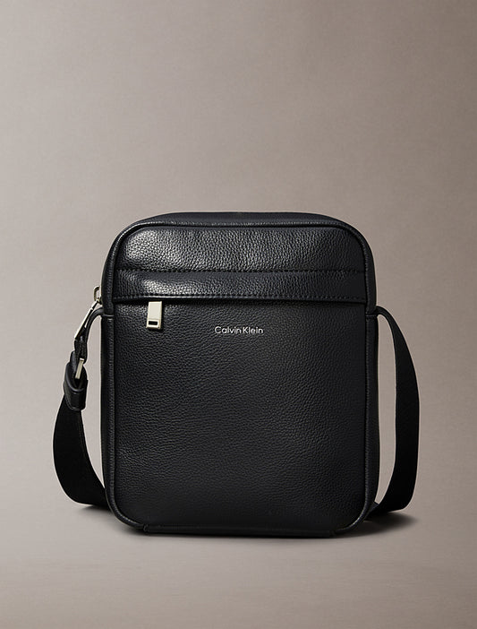 Borsa reporter micro martellata Calvin Klein Black