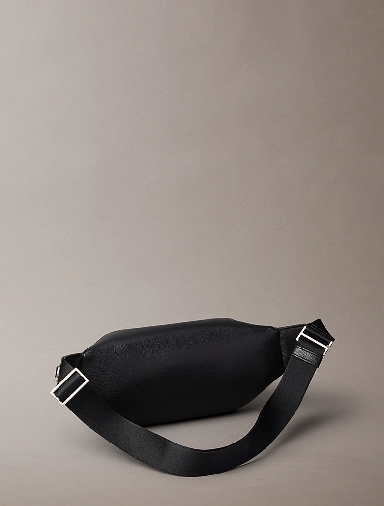 Marsupio in pelle micro martellata Calvin Klein black