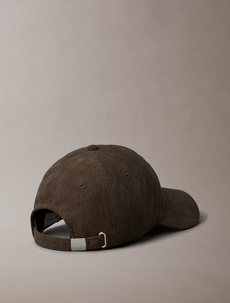 Cappellino in velluto a coste con logo ricamato Calvin Klein delicioso