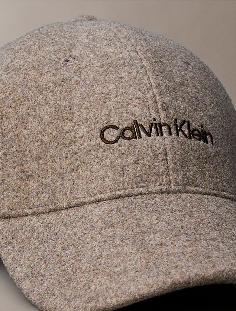 Cappellino in feltro con logo ricamato Calvin Klein demitasse heather