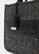 Carica l'immagine nel visualizzatore di Gallery, Tote bag media in chevron
