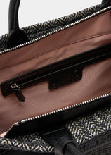 Carica l'immagine nel visualizzatore di Gallery, Tote bag media in chevron

