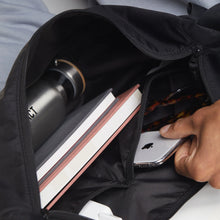 Carica l'immagine nel visualizzatore di Gallery, MOON BAG LARGE GOT BAG
