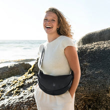 Carica l'immagine nel visualizzatore di Gallery, MOON BAG SMALL GOT BAG
