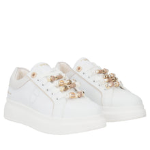Carica l&#39;immagine nel visualizzatore di Gallery, Sneaker Chic in pelle con accessori colore bianco-beige
