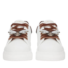 Carica l&#39;immagine nel visualizzatore di Gallery, Sneaker Chic con ape gioiello colore bianco-cuoio
