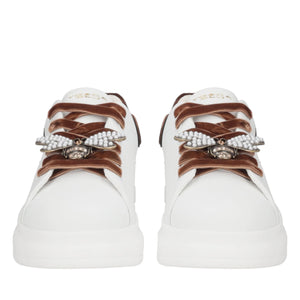 Sneaker Chic con ape gioiello colore bianco-cuoio
