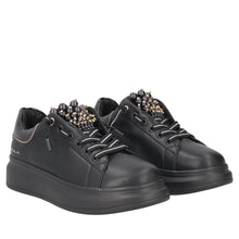 Carica l&#39;immagine nel visualizzatore di Gallery, Sneaker slip-on Chic con perle colore nero
