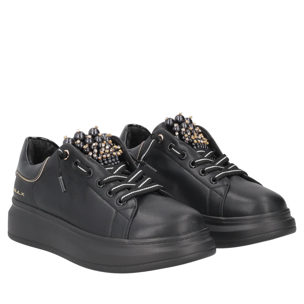 Sneaker slip-on Chic con perle colore nero