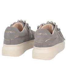Carica l&#39;immagine nel visualizzatore di Gallery, Sneaker slip-on Chic in suede con perle colore grigio scuro

